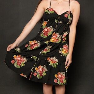 American Eagle women’s XS strappy floral dress! Can be worn elegant or casual!
